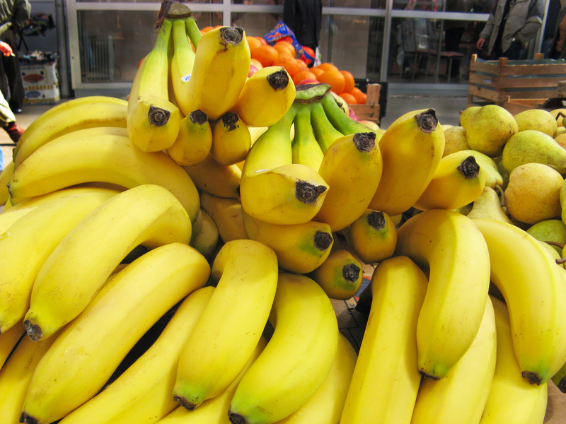 prices-of-bananas-down-fresh-market-pl